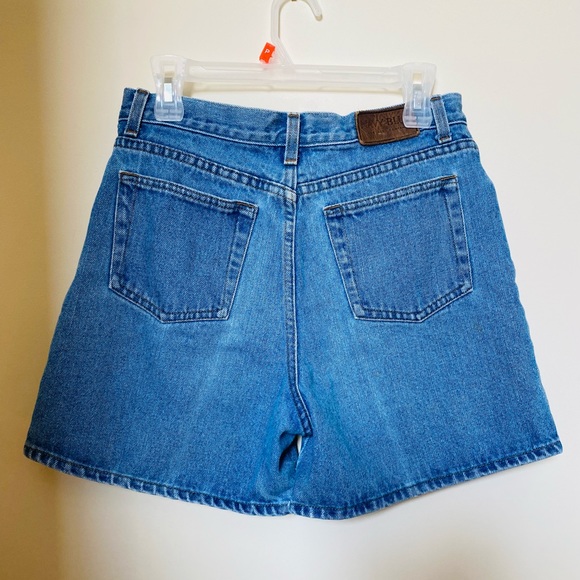 SOLD-Vintage Mom Jean Shorts - Picture 2 of 3